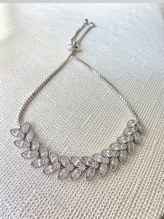 Jewelry - Adjustable bolo slider bracelet